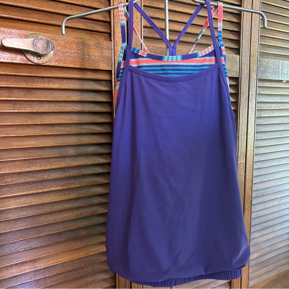 Ivivva size 10 double Dutch tank with the ability to add cups